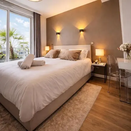 Luxury Flat - Eiffel Tower View & Terrace - Air Conditioning Appartamento