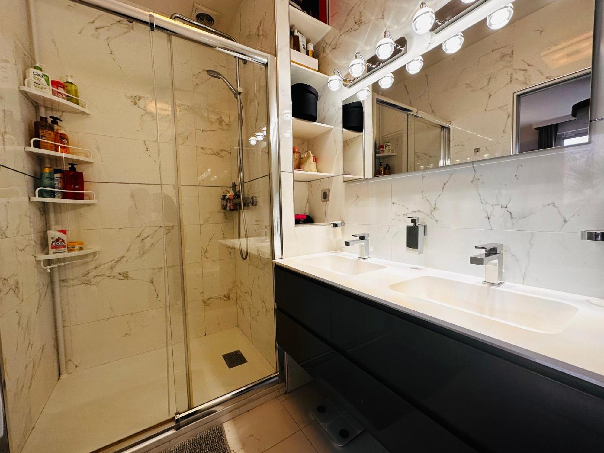 Apartment Luxury Flat - Eiffel Tower View & Terrace - Air Conditioning